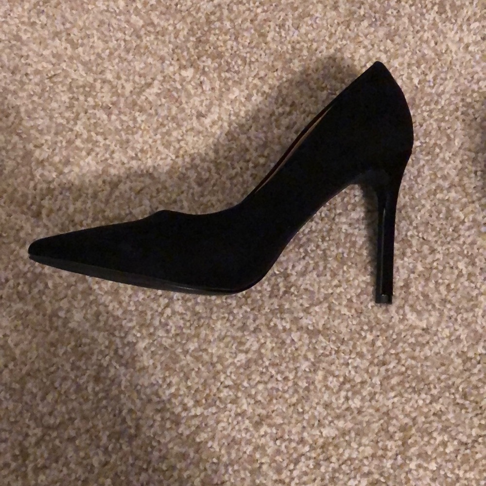 Heels - Picture 2 of 3